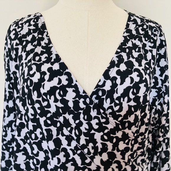 Pullover Stretch Pullover Petite XL Black White V Neck COLDWATER CREEK - Picture 8 of 10